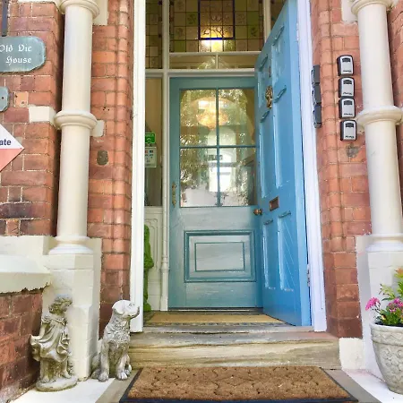 Beautifully Stylish Studio For 2 In York