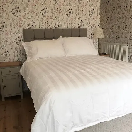 Beautifully Stylish Studio For 2 In *