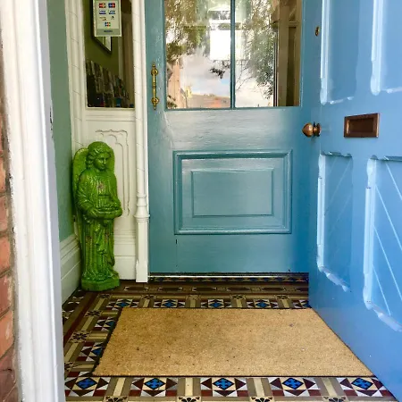 Beautifully Stylish Studio For 2 In Daire